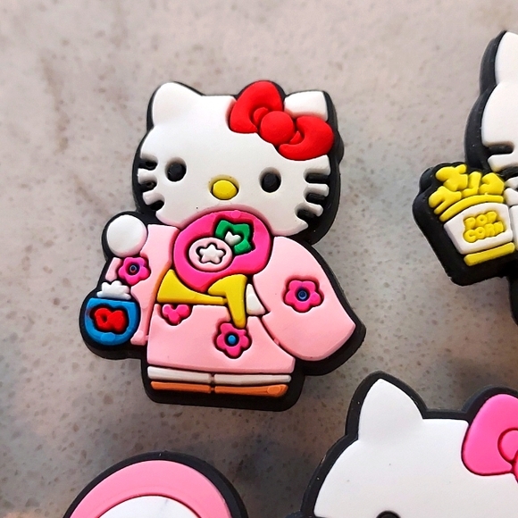 Hello Kitty Jibbitz - Picture 3 of 7